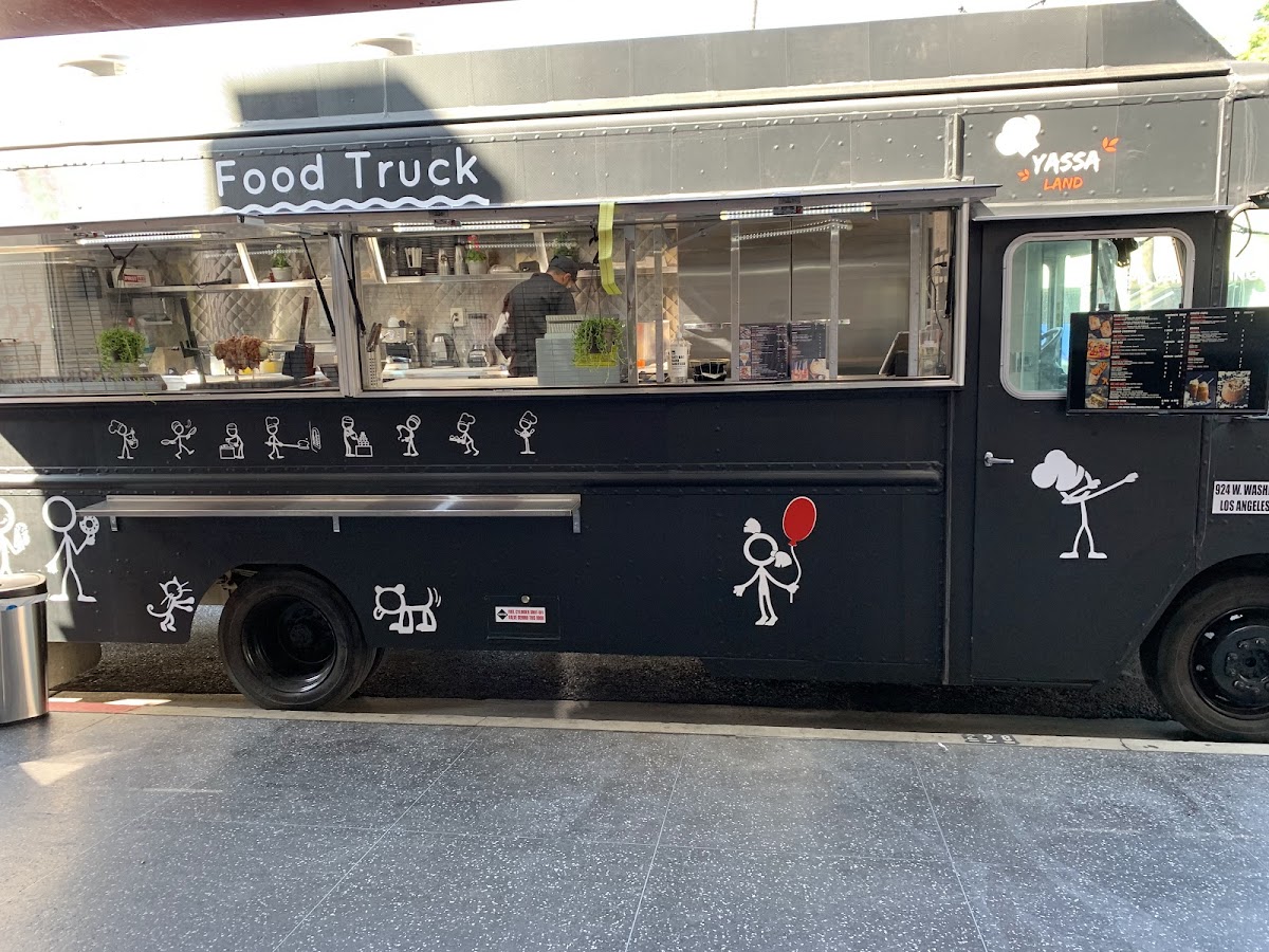 Yassa Land Food Truck
