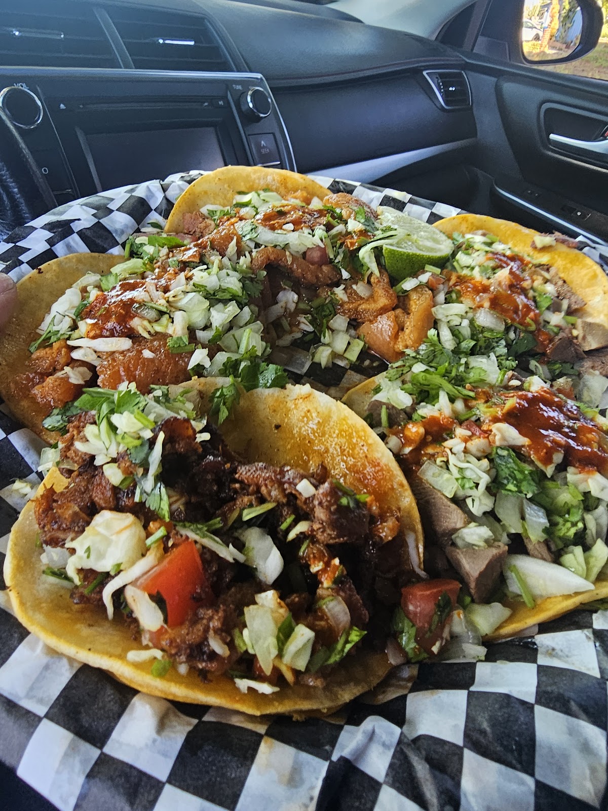 Tacos El Guero, Taco Truck